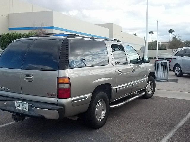 GMC Yukon XL 2001 photo 3