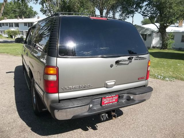 GMC Yukon XL 2001 photo 2