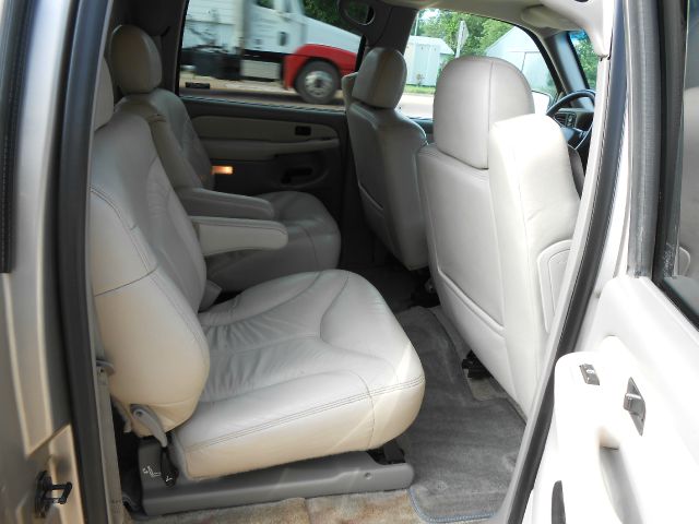 GMC Yukon XL C350 4dr Sdn 3.5L Sport RWD Sedan SUV