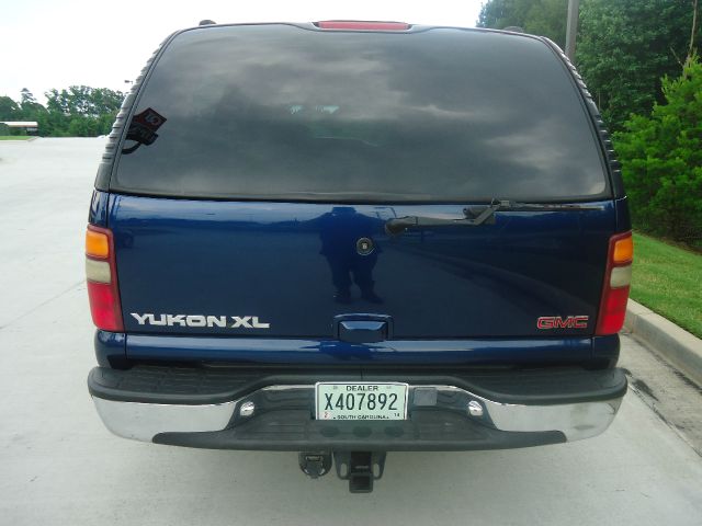 GMC Yukon XL 2001 photo 4