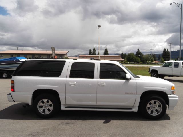 GMC Yukon XL 2002 photo 10