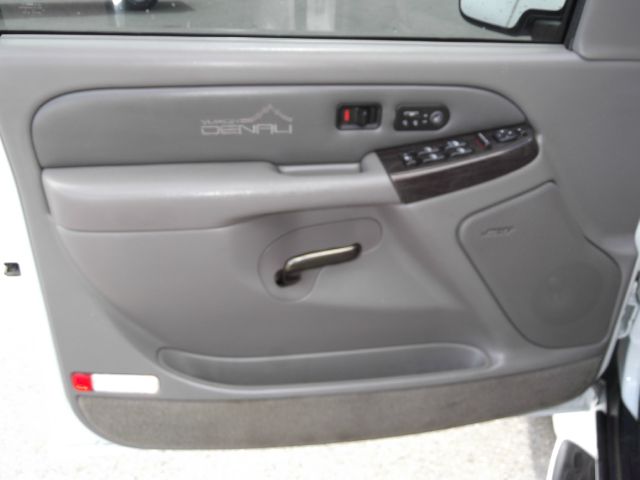GMC Yukon XL 2002 photo 5