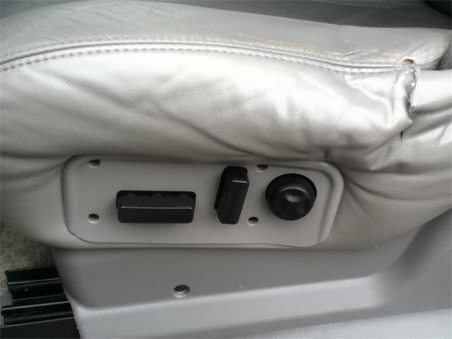 GMC Yukon XL 2002 photo 3