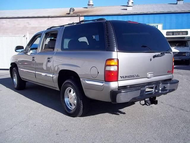GMC Yukon XL 2002 photo 2