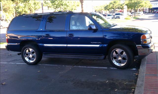 GMC Yukon XL 2002 photo 1