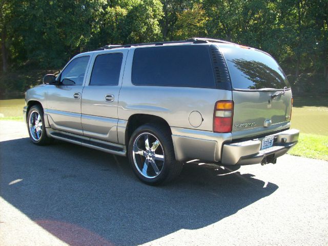 GMC Yukon XL 2002 photo 1