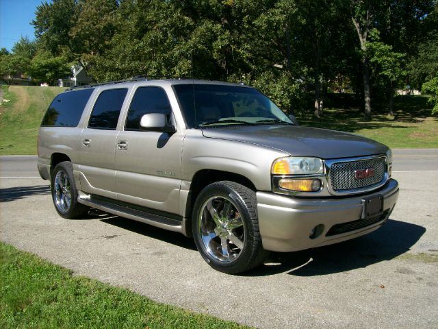 GMC Yukon XL 2002 photo 4