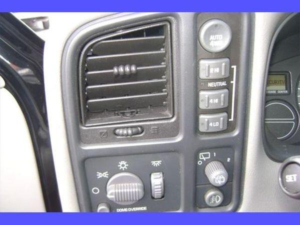 GMC Yukon XL 2002 photo 3