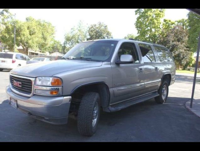 GMC Yukon XL 2002 photo 3