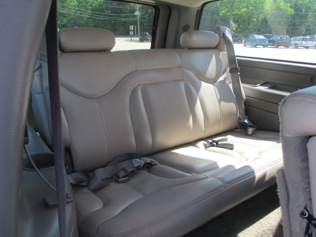 GMC Yukon XL 2002 photo 9