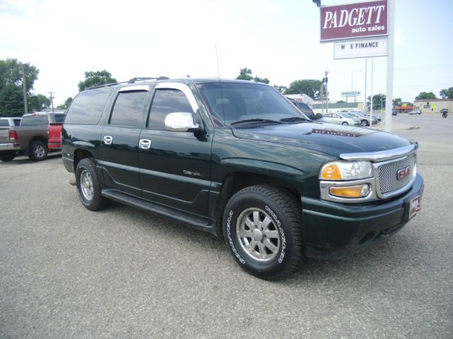 GMC Yukon XL 2002 photo 2