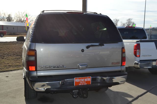 GMC Yukon XL 2002 photo 1
