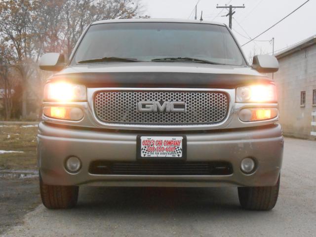 GMC Yukon XL 2002 photo 1