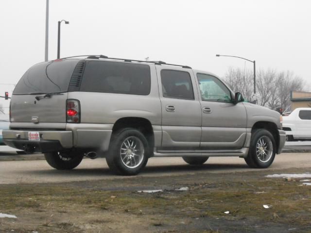 GMC Yukon XL 2002 photo 3