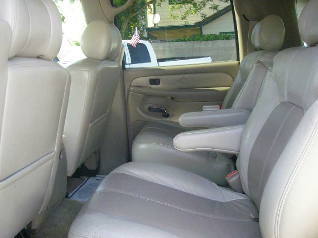 GMC Yukon XL 2002 photo 2