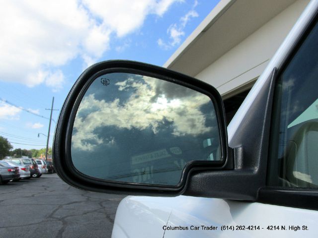 GMC Yukon XL 2002 photo 2