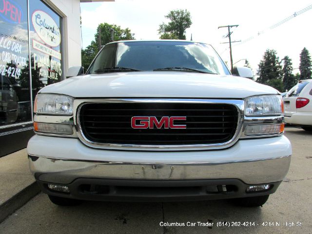 GMC Yukon XL 2002 photo 3