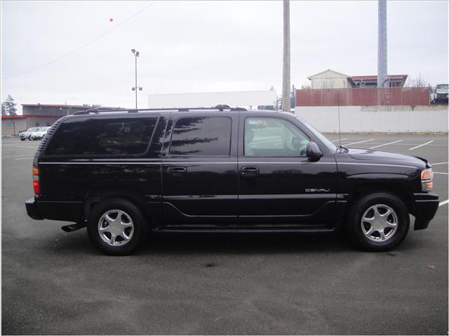 GMC Yukon XL 2002 photo 2