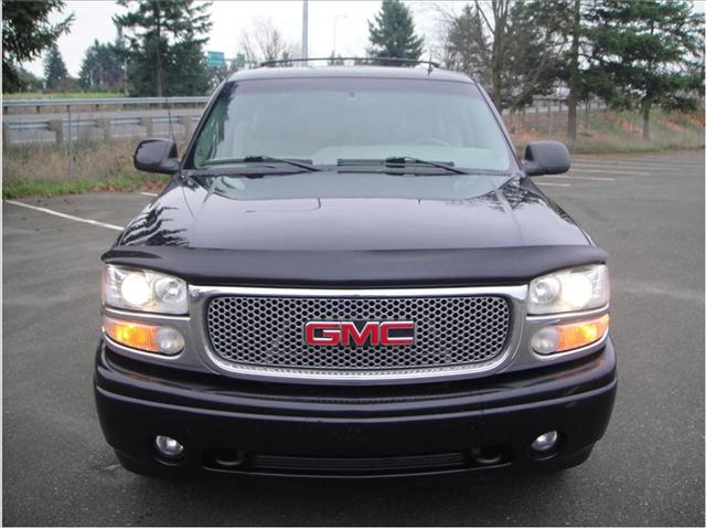 GMC Yukon XL 2002 photo 3