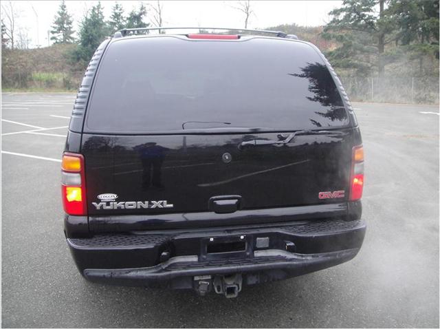 GMC Yukon XL 2002 photo 4
