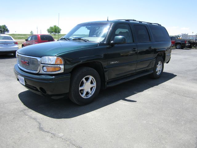 GMC Yukon XL 2002 photo 4