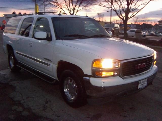 GMC Yukon XL 2003 photo 2