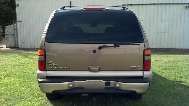 GMC Yukon XL 2003 photo 0