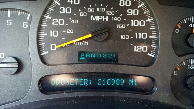 GMC Yukon XL 2003 photo 3