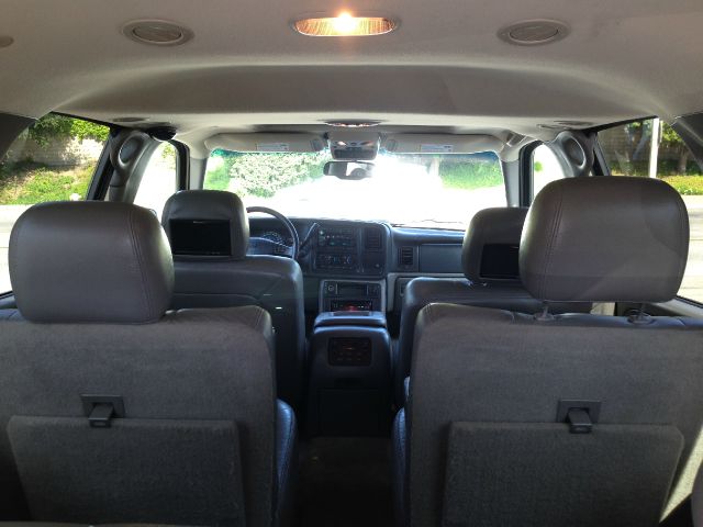 GMC Yukon XL C350 4dr Sdn 3.5L Sport RWD Sedan SUV