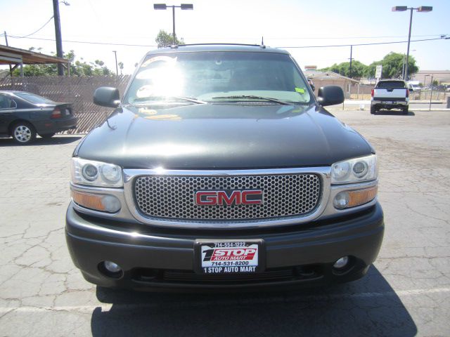 GMC Yukon XL 2003 photo 2