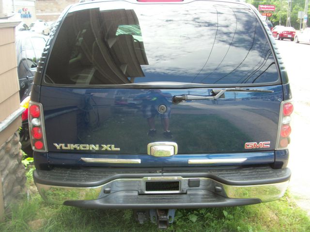 GMC Yukon XL 2003 photo 9