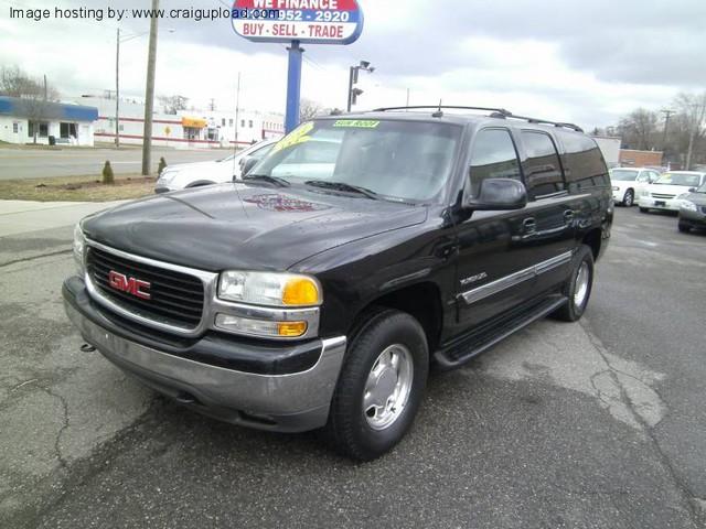 GMC Yukon XL 2003 photo 2