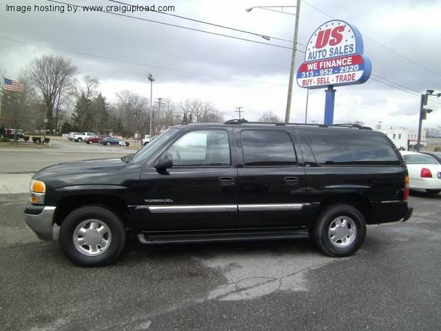 GMC Yukon XL 2003 photo 3
