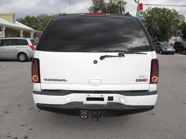 GMC Yukon XL 2003 photo 3
