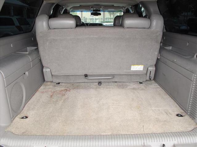 GMC Yukon XL 2003 photo 4
