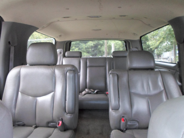 GMC Yukon XL C350 4dr Sdn 3.5L Sport RWD Sedan SUV