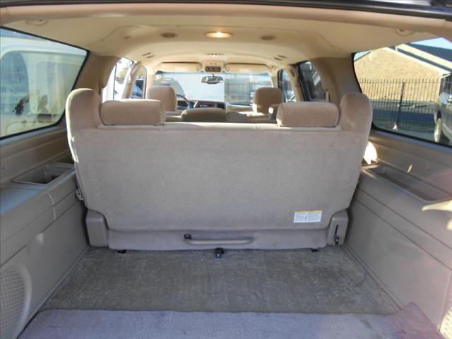 GMC Yukon XL 2003 photo 3