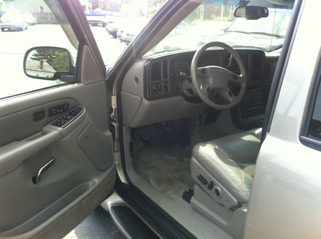GMC Yukon XL 2003 photo 3