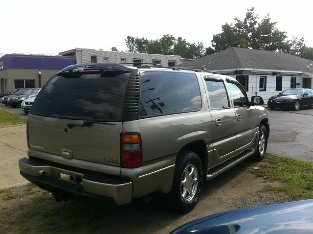 GMC Yukon XL 2003 photo 4
