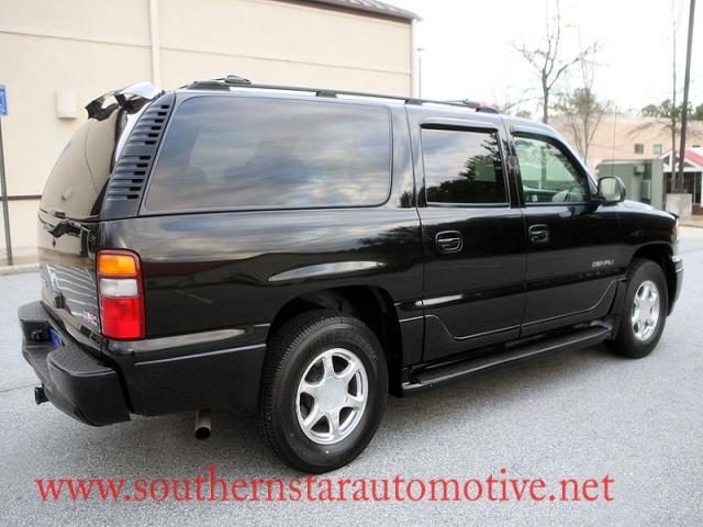 GMC Yukon XL 2003 photo 3