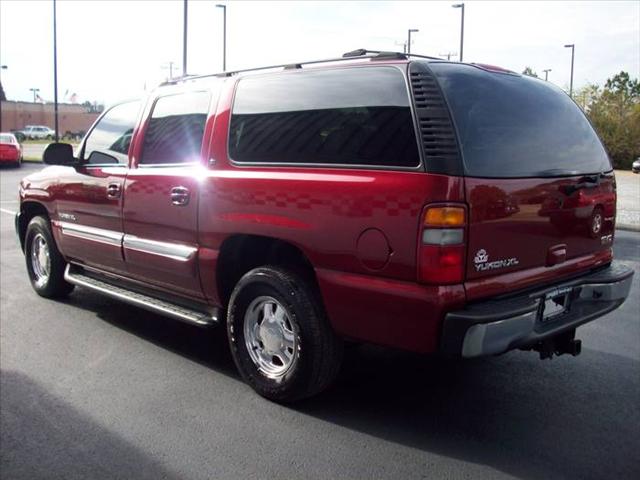 GMC Yukon XL 2003 photo 3