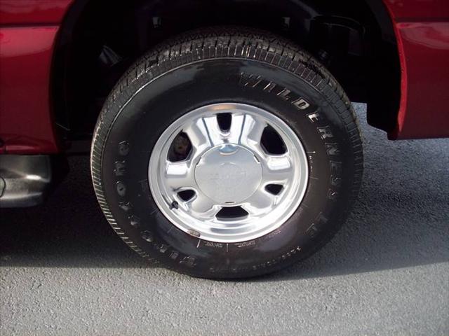 GMC Yukon XL 2003 photo 4