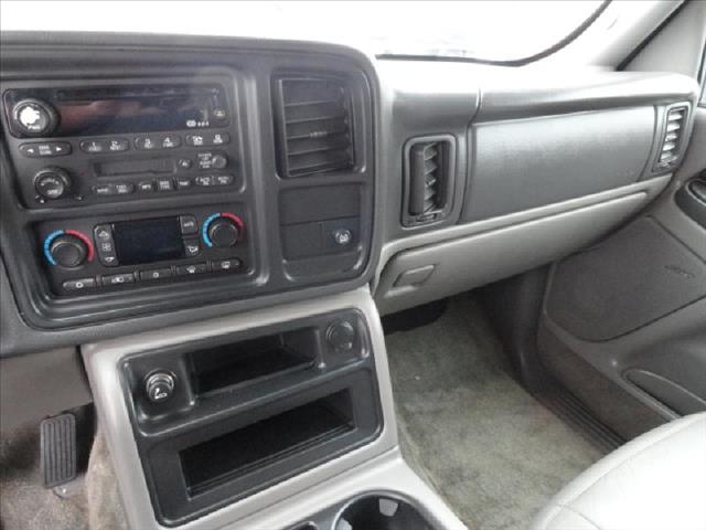 GMC Yukon XL 2003 photo 9