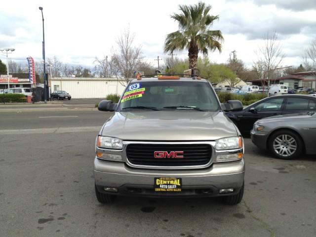 GMC Yukon XL 2003 photo 2