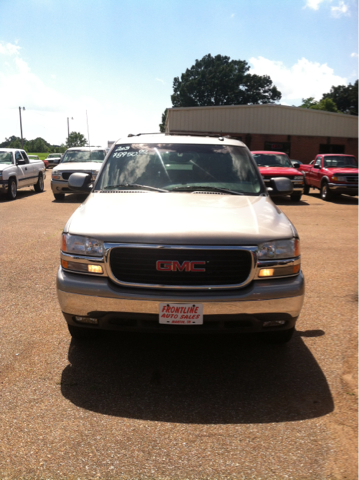 GMC Yukon XL 2003 photo 2