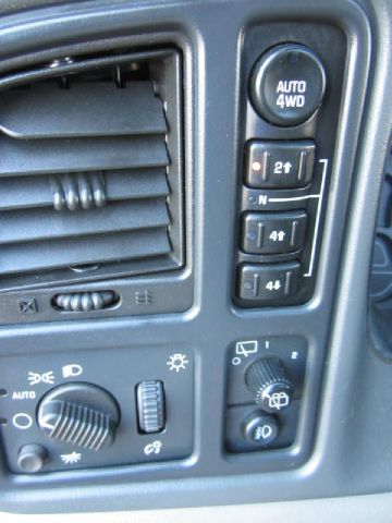 GMC Yukon XL 2003 photo 11