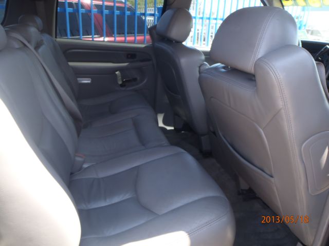 GMC Yukon XL 2003 photo 11