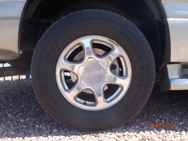 GMC Yukon XL 2003 photo 4