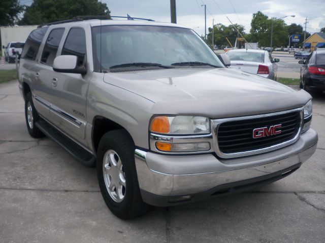 GMC Yukon XL 2004 photo 3