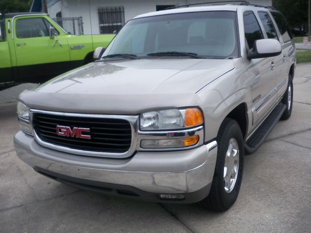GMC Yukon XL 2004 photo 4